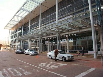 �P�[�v�^�E�����ۉ�c��̓����i�ʐ^�j