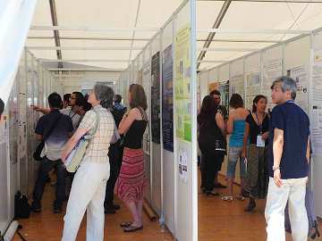 �|�X�^�[���̂悤���i��Q�O�񍑍ېA������������c�j�i�ʐ^�j