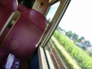 �S���ԓ��Ǝԑ��̕��i�i�ʐ^�j