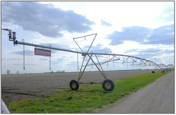 センターピボット灌漑システム（写真）