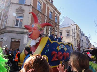 カーニバルのパレード（写真）