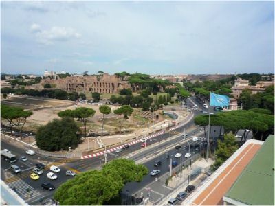 ߂ɍAA΂̖؁XAIȓHƂ̎ԁAɌÑネ[}̈Ղiʐ^j